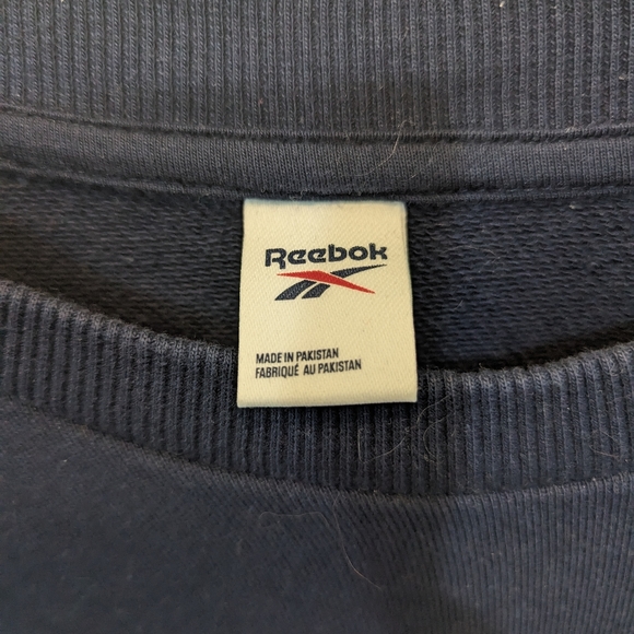 Women's M light weight Reebok sweatshirt - Picture 2 of 3